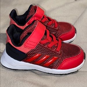 Adidas rapidrun toddler shoe size 6.